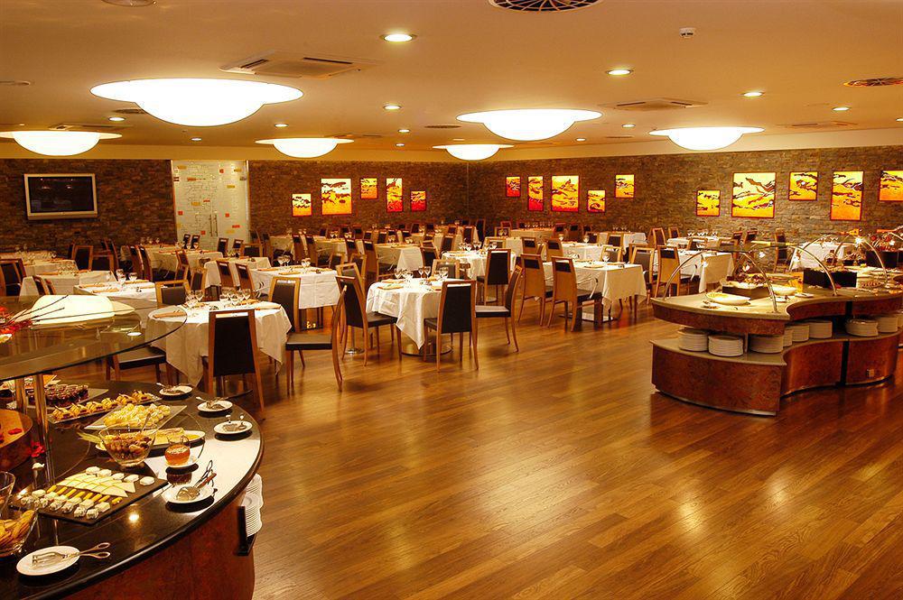 Novotel Andorra Ресторант снимка